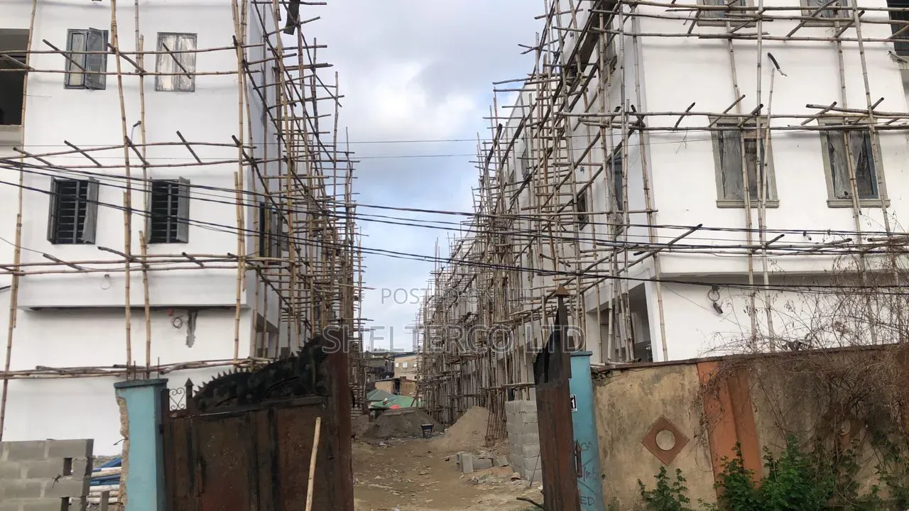 4bdrm Duplex in Estate, Oke-Ira / Ogba for sale in Oke-Ira / Ogba