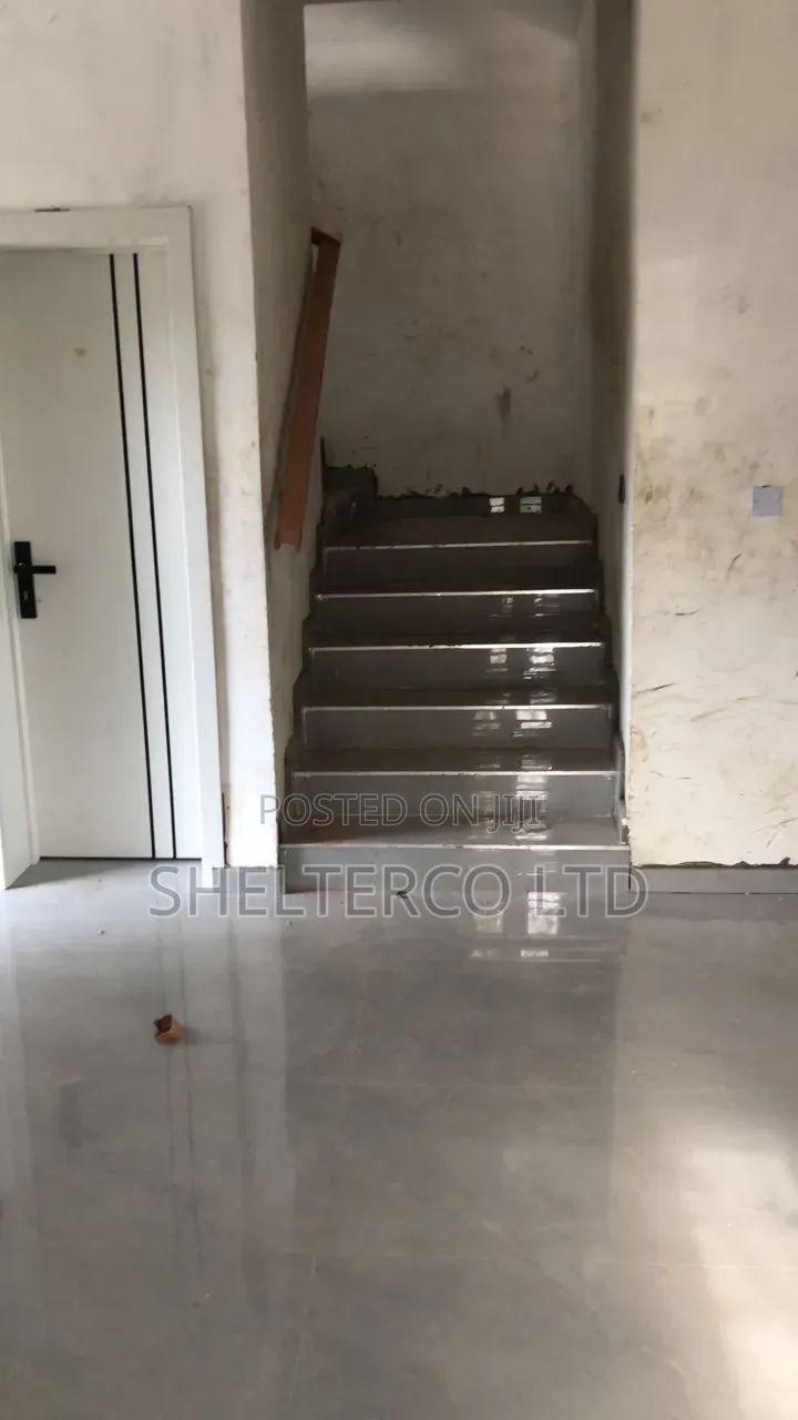 4bdrm Duplex in Estate, Oke-Ira / Ogba for sale in Oke-Ira / Ogba