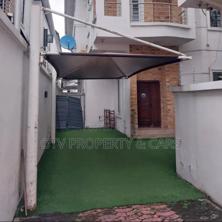 4bdrm Duplex in Chevron for sale in Chevron