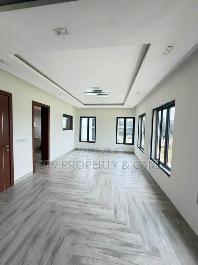 5bdrm Duplex in Banana Island for sale in Banana Island