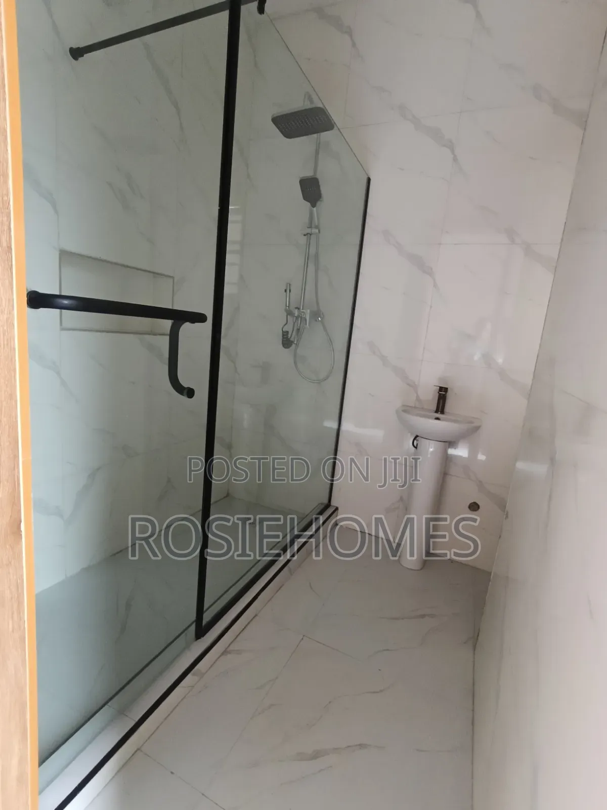 2bdrm Apartment in Emmanuel Estate, Sangotedo for sale in Sangotedo