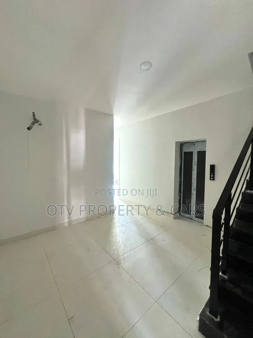 4bdrm Townhouse/Terrace in Banana Island for sale in Banana Island