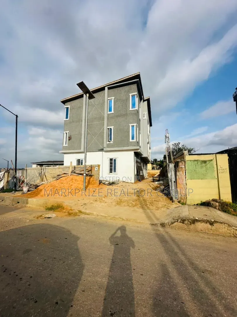 2bdrm Apartment in Ogba Ikeja Lagos for sale in Ogba GRA