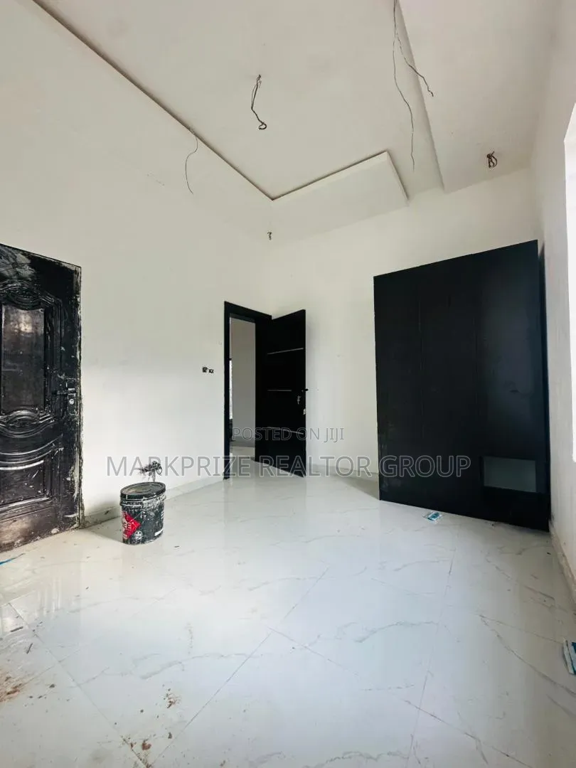 2bdrm Apartment in Ogba Ikeja Lagos for sale in Ogba GRA