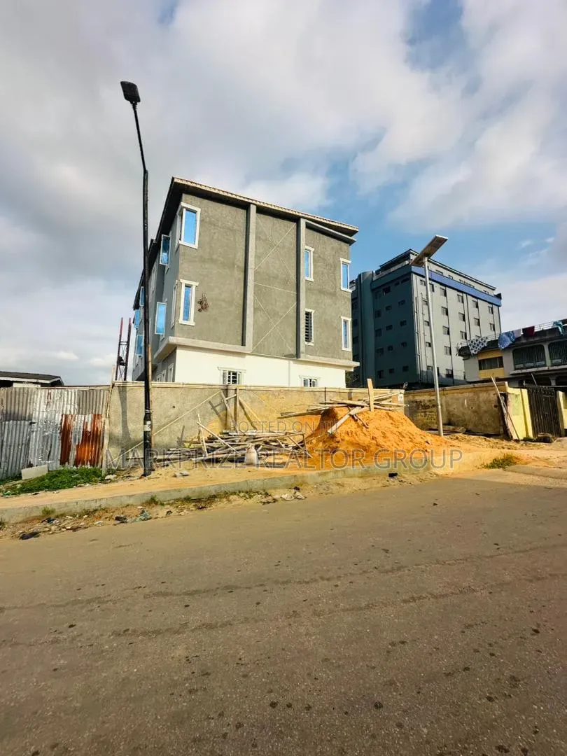 2bdrm Apartment in Ogba Ikeja Lagos for sale in Ogba GRA