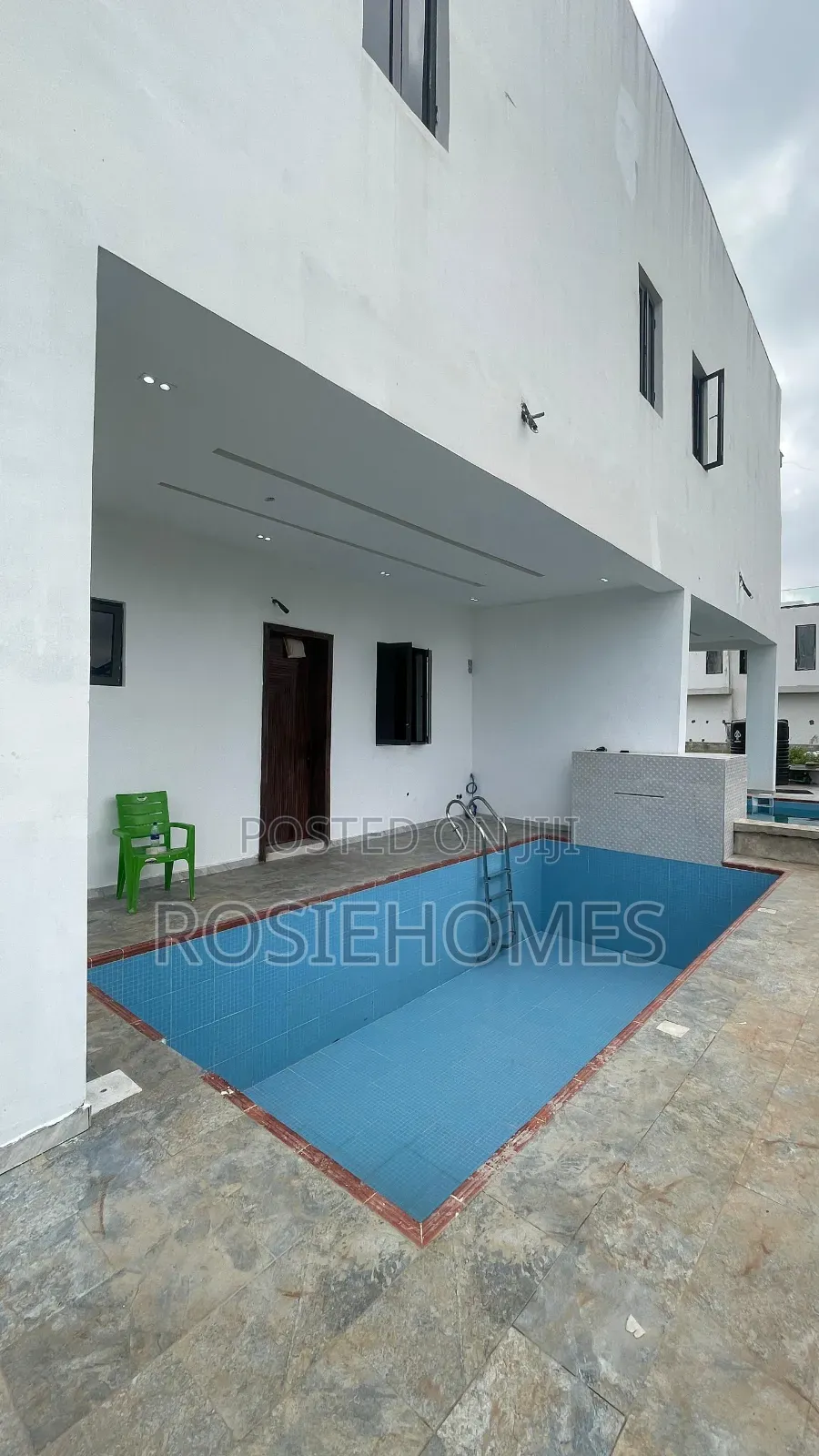 5bdrm Duplex in Ikate for sale in Ikate