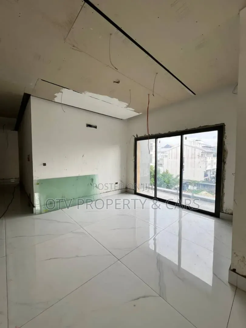 4bdrm Apartment in Banana Island for sale in Banana Island