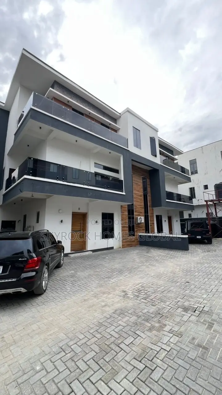 5bdrm Duplex in Ikate for rent in Ikate