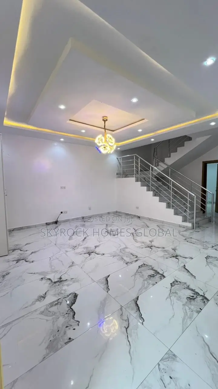 5bdrm Duplex in Ikate for rent in Ikate