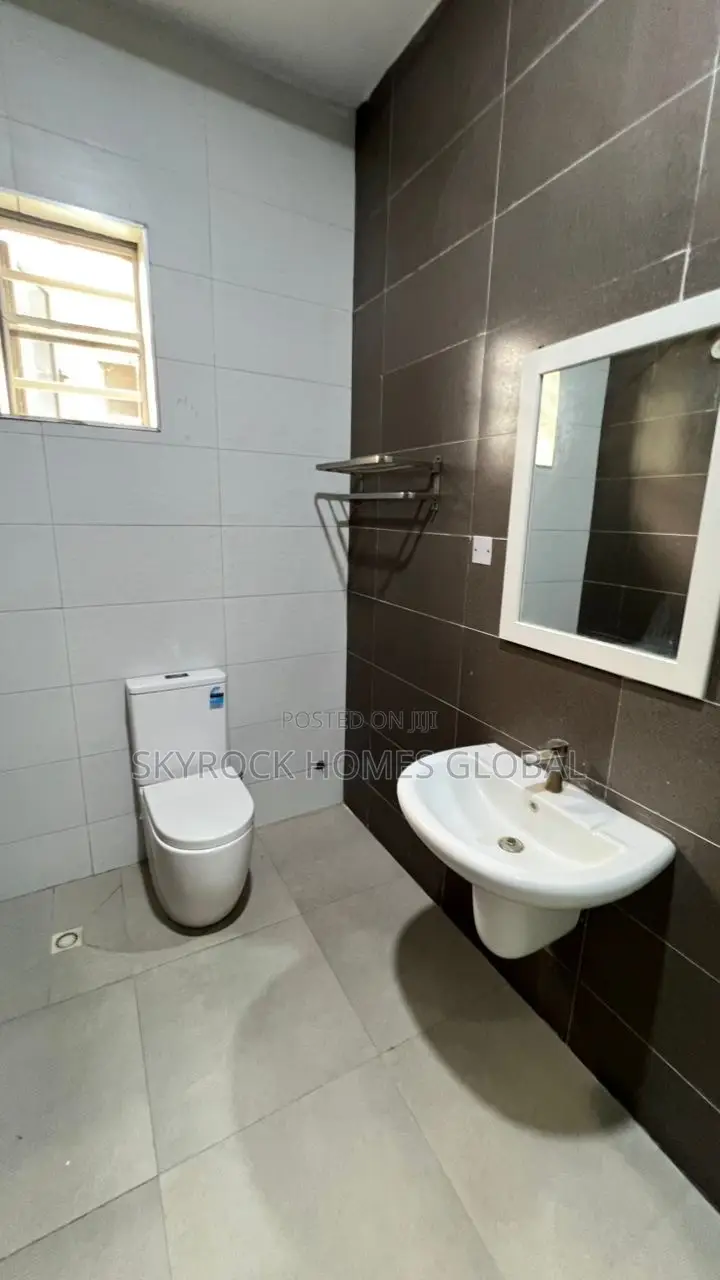 5bdrm Duplex in Ikate for rent in Ikate