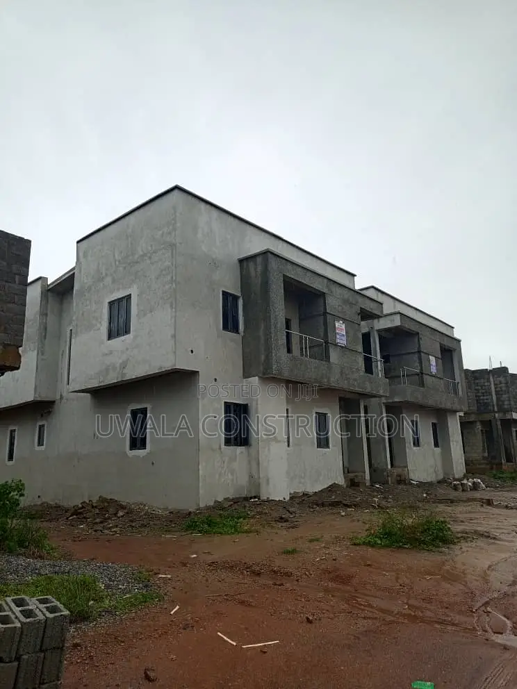 4bdrm Duplex in FHA for sale in FHA