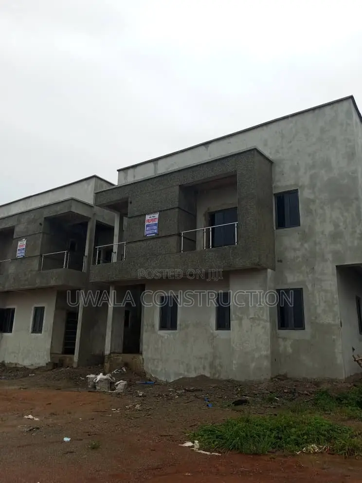 4bdrm Duplex in FHA for sale in FHA