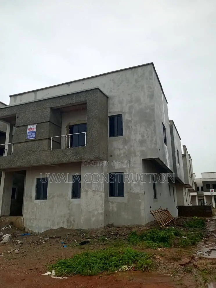 4bdrm Duplex in FHA for sale in FHA