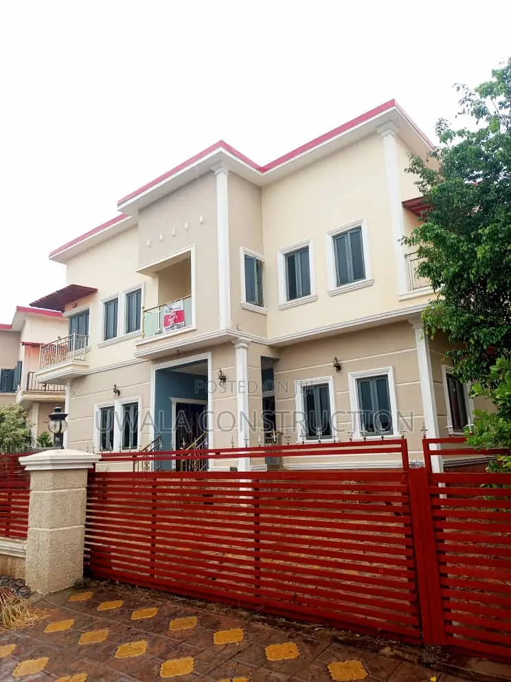 5bdrm Duplex in FHA for sale in FHA