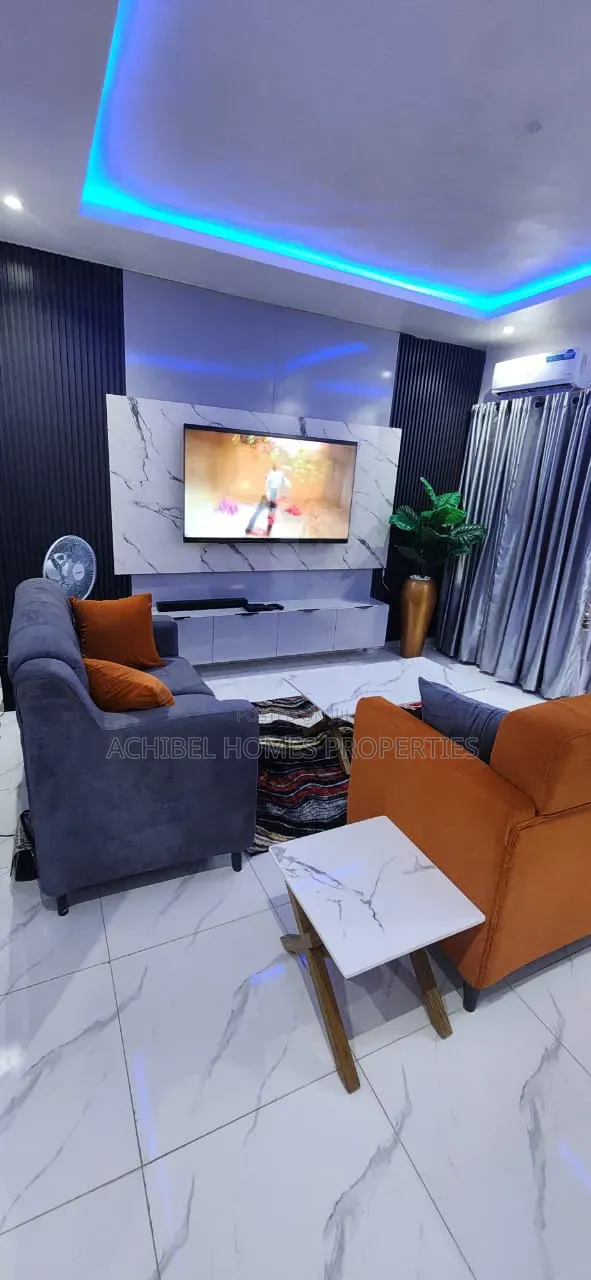 Furnished 2bdrm Apartment in Opposite Peaceville, Lekki Phase 2 in Lekki Phase 2