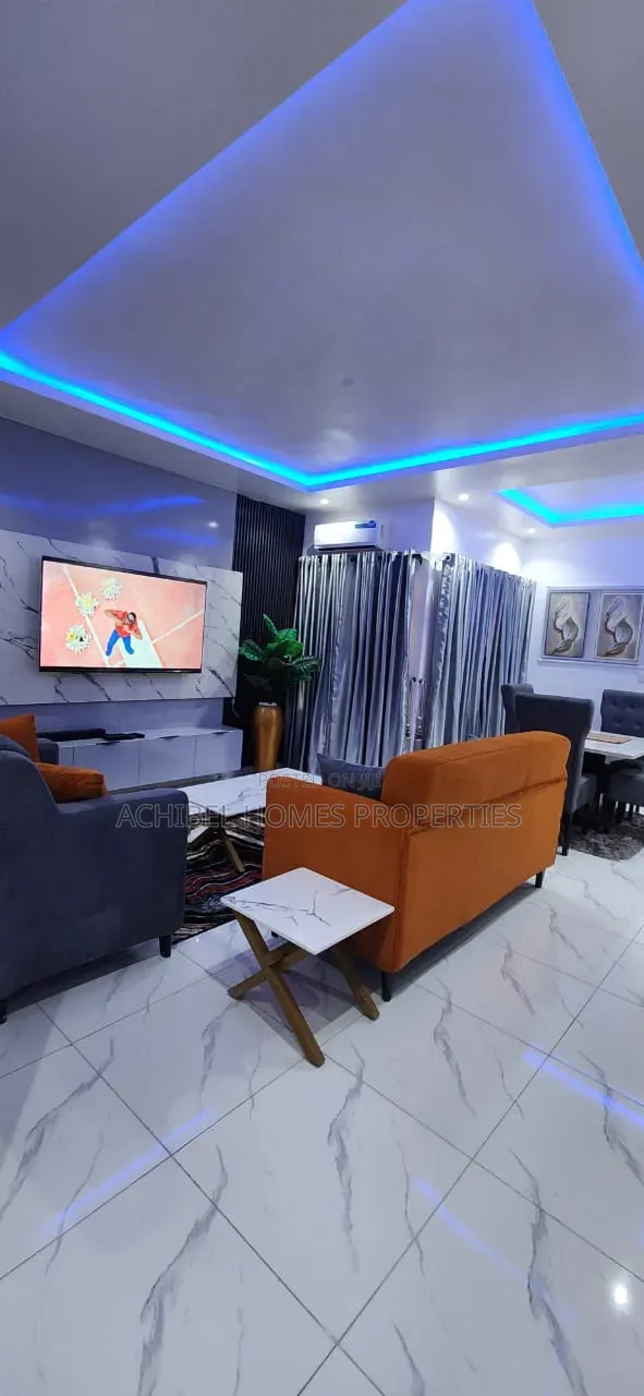 Furnished 2bdrm Apartment in Opposite Peaceville, Lekki Phase 2 in Lekki Phase 2
