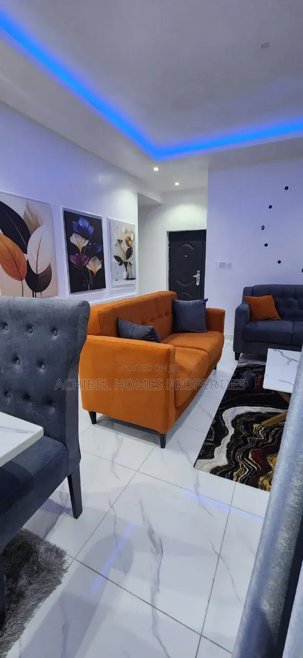 Furnished 2bdrm Apartment in Opposite Peaceville, Lekki Phase 2 in Lekki Phase 2