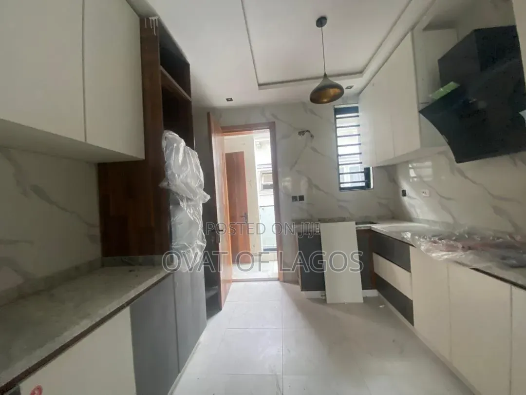2bdrm Apartment in Osapa london for sale in Osapa london