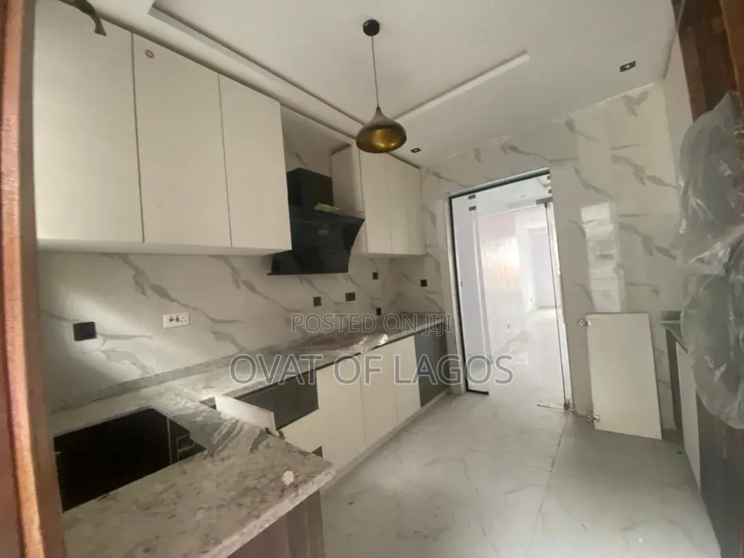 2bdrm Apartment in Osapa london for sale in Osapa london