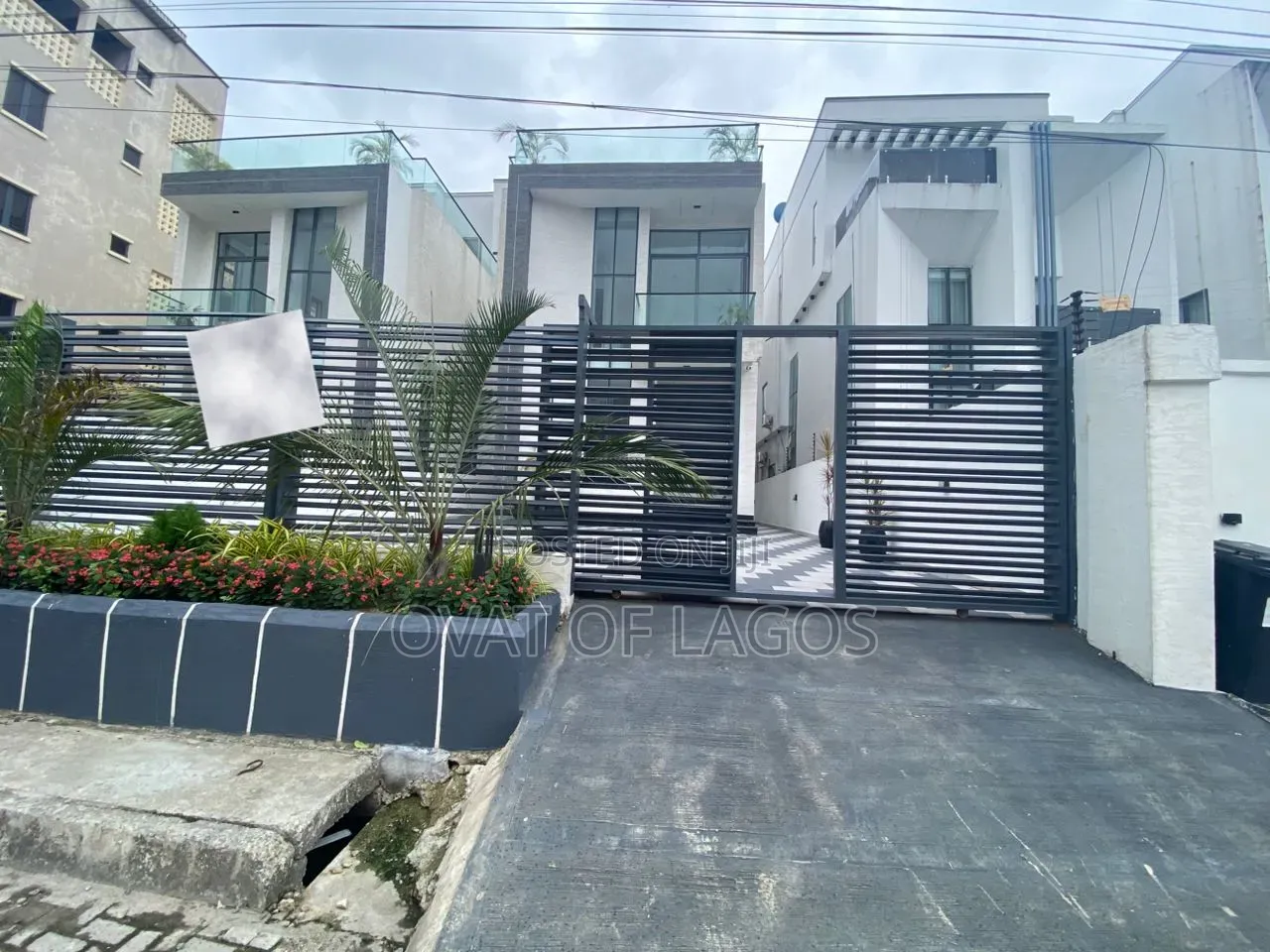 4bdrm Duplex in Osapa london for sale in Osapa london