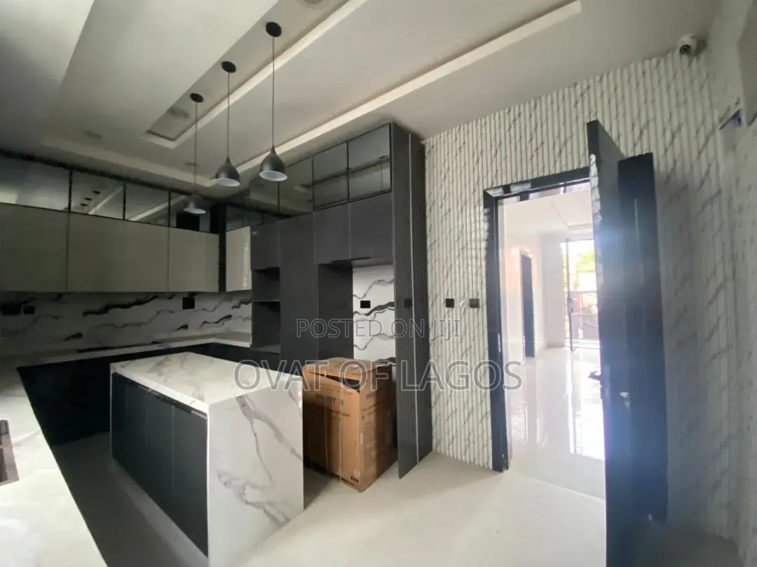 4bdrm Duplex in Osapa london for sale in Osapa london