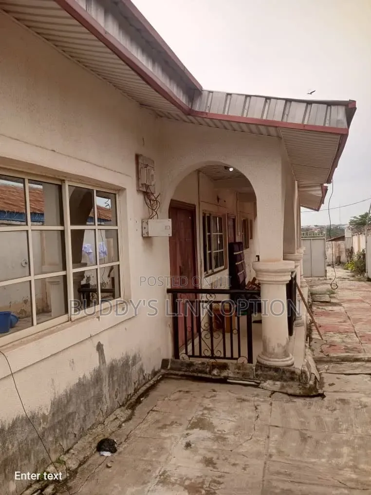 5bdrm House in Ibadan for sale in Ibadan