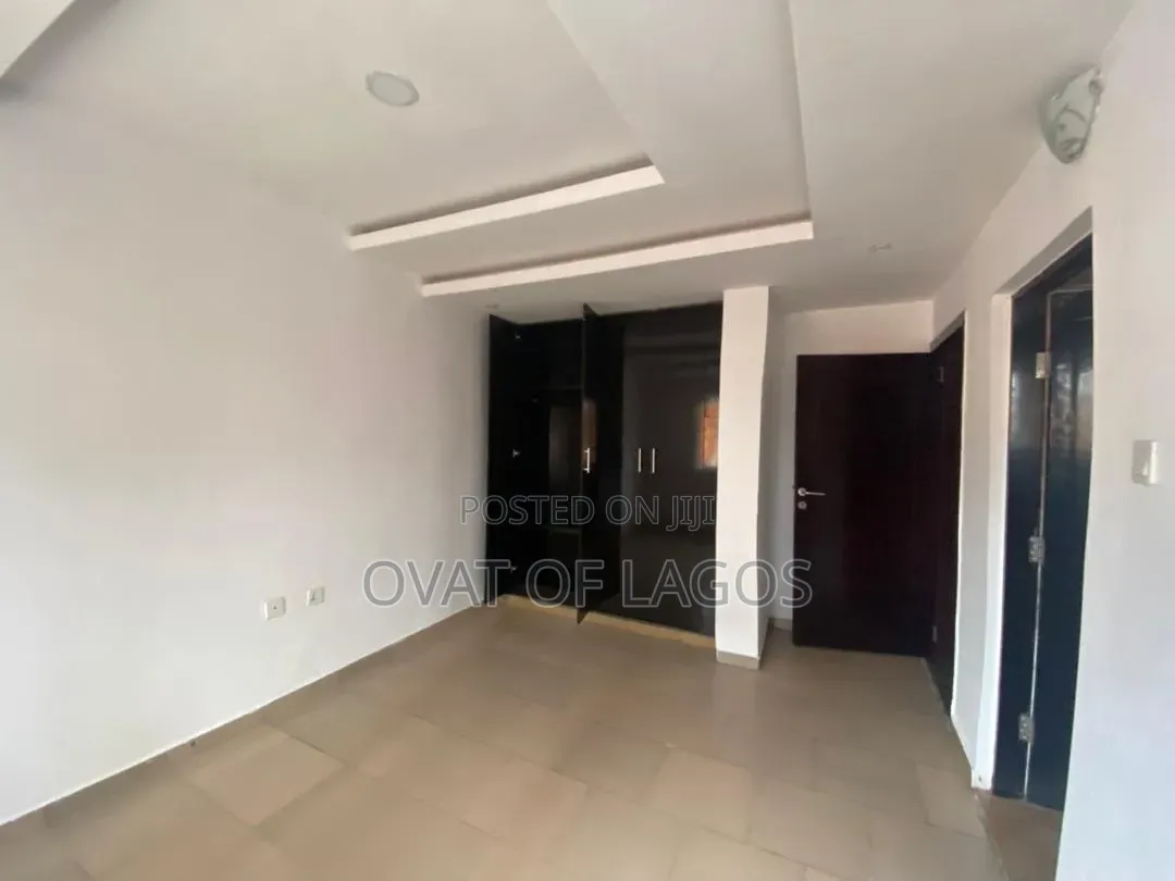 3bdrm Apartment in Osapa london for rent in Osapa london
