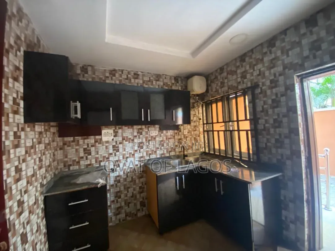 3bdrm Apartment in Osapa london for rent in Osapa london