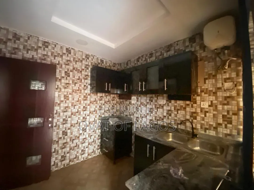 3bdrm Apartment in Osapa london for rent in Osapa london