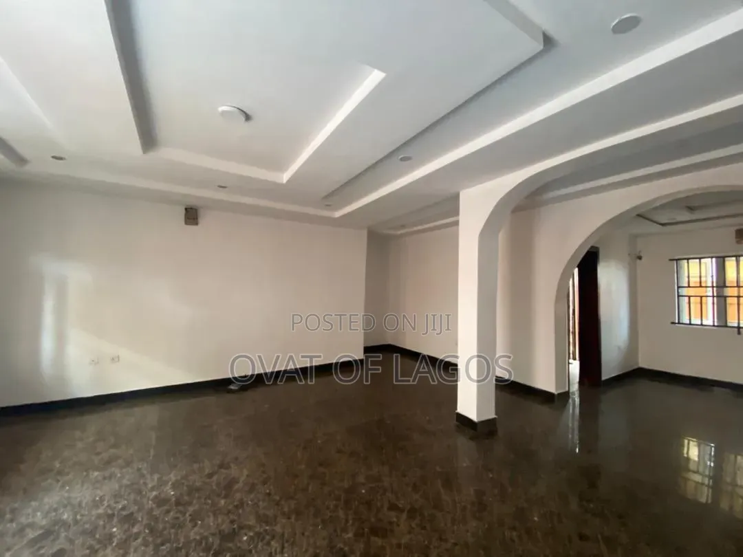 3bdrm Apartment in Osapa london for rent in Osapa london