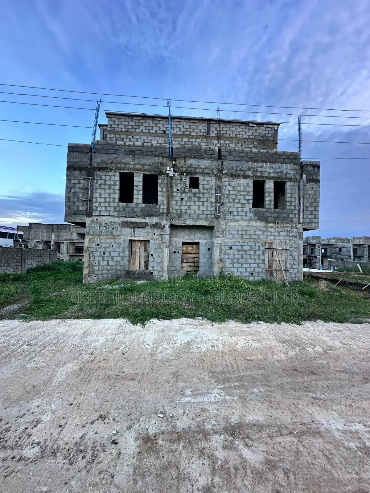 4bdrm Duplex in Orchacho Estate for sale in Life Camp