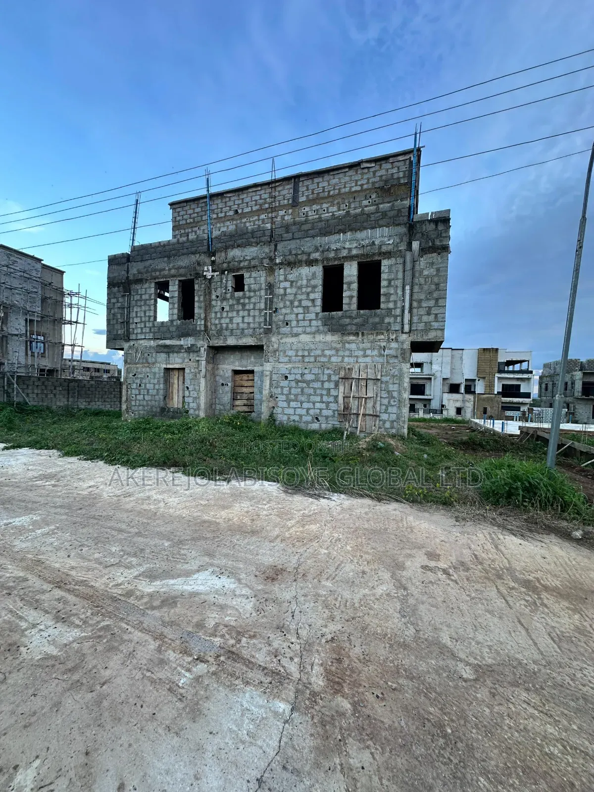 4bdrm Duplex in Orchacho Estate for sale in Life Camp