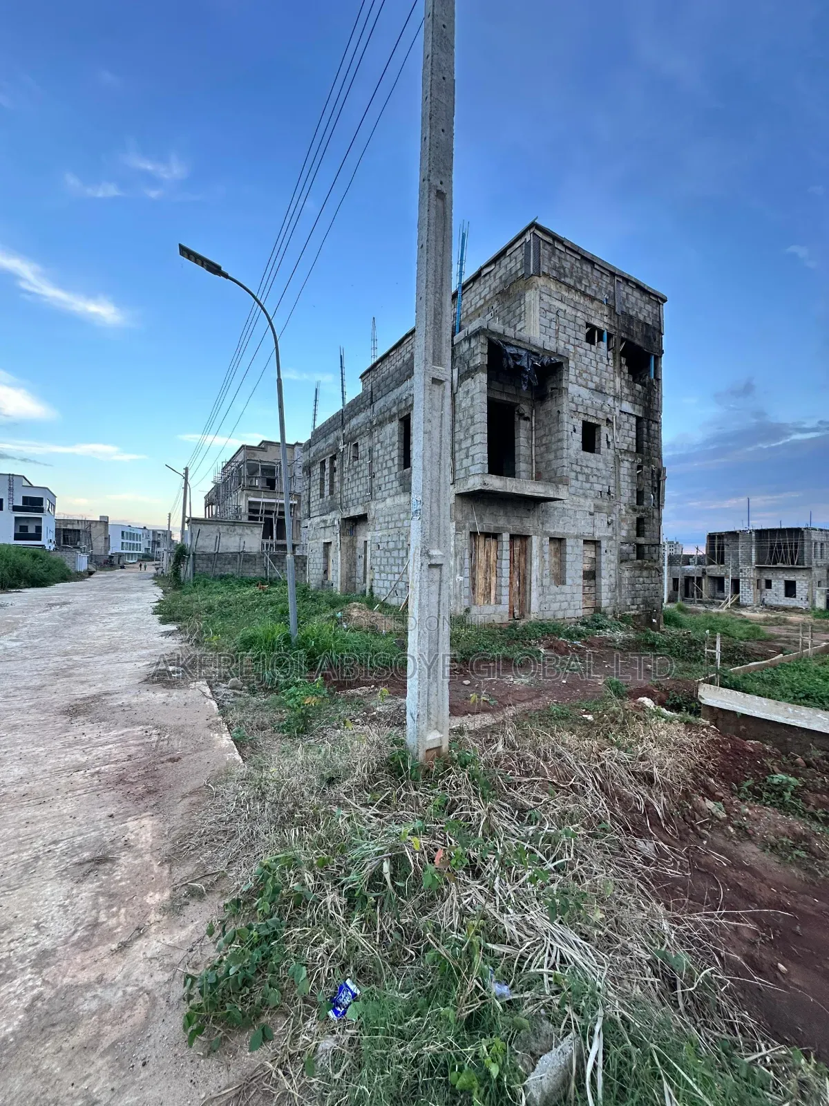 4bdrm Duplex in Orchacho Estate for sale in Life Camp