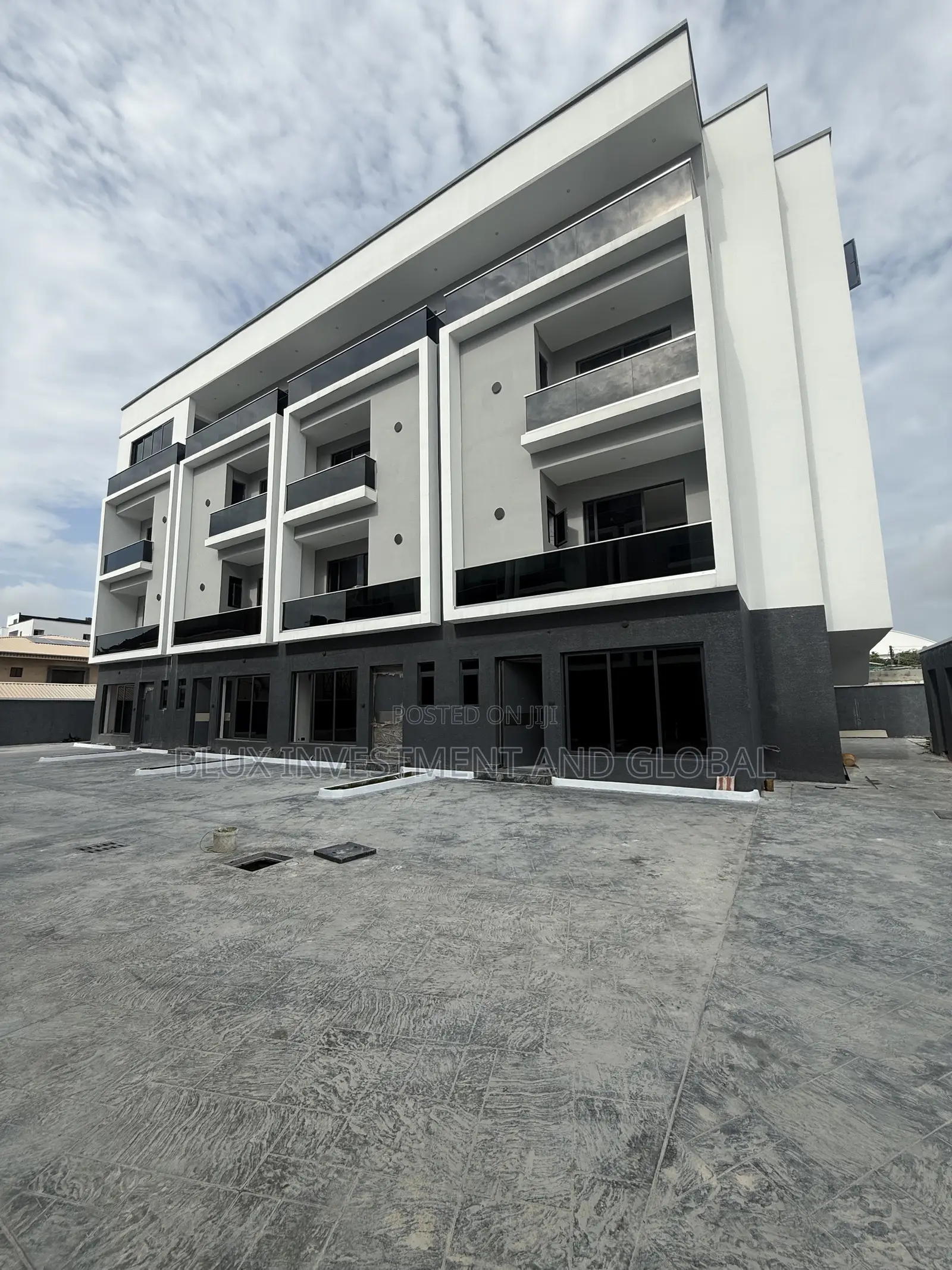 4bdrm Penthouse in Lekki Phase 1 for rent in Lekki Phase 1
