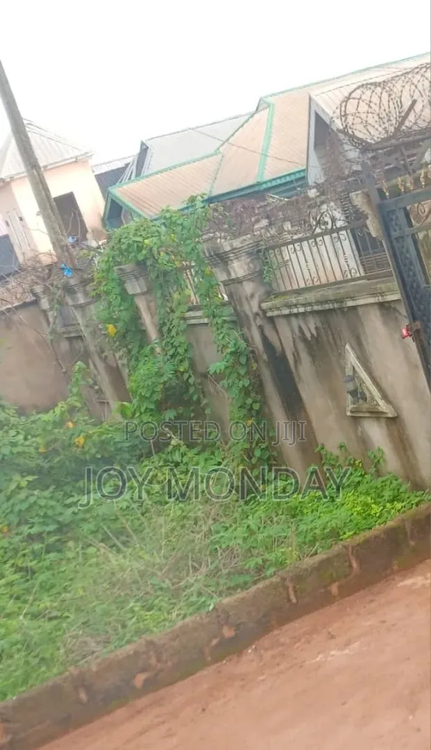 Very Dry Piece of Land Measuring 50ft by 120ft for Sale. in Benin City