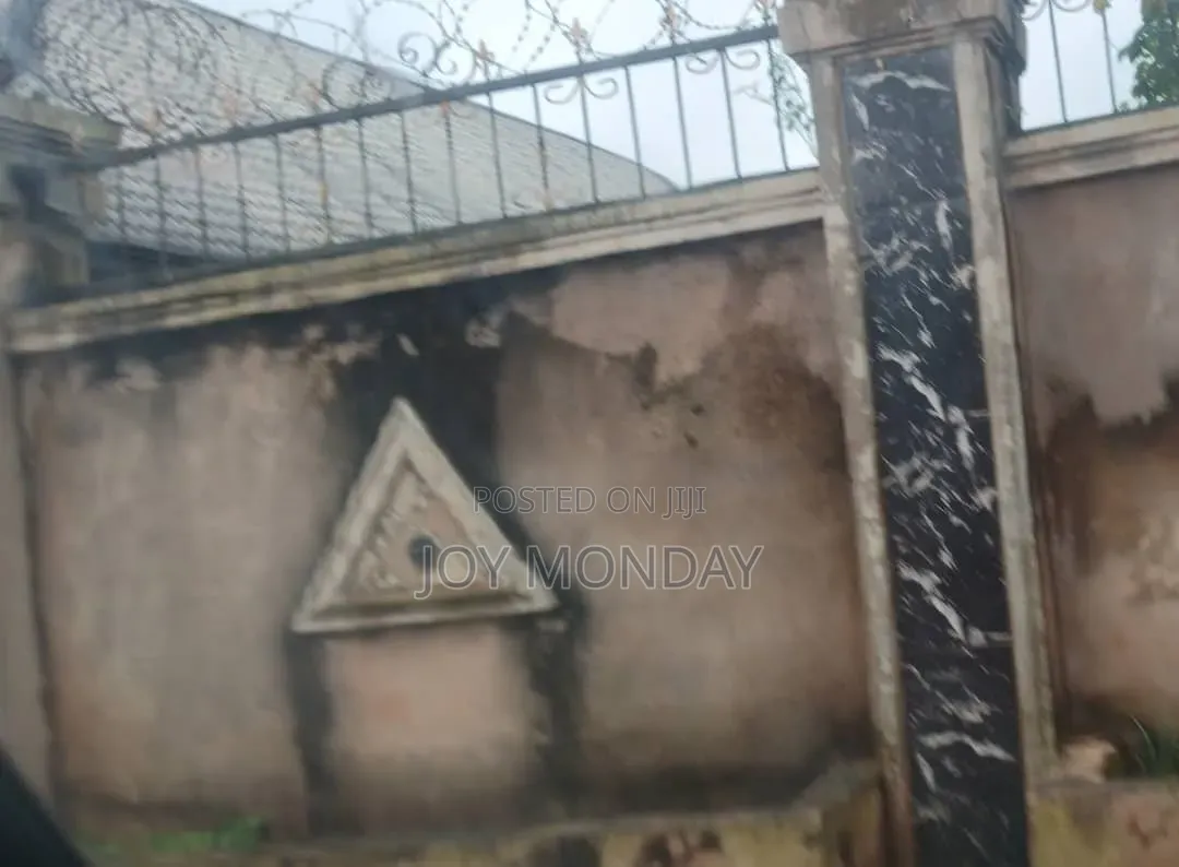 Very Dry Piece of Land Measuring 50ft by 120ft for Sale. in Benin City