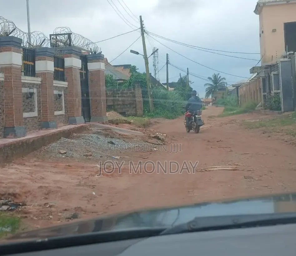 Very Dry Piece of Land Measuring 50ft by 120ft for Sale. in Benin City