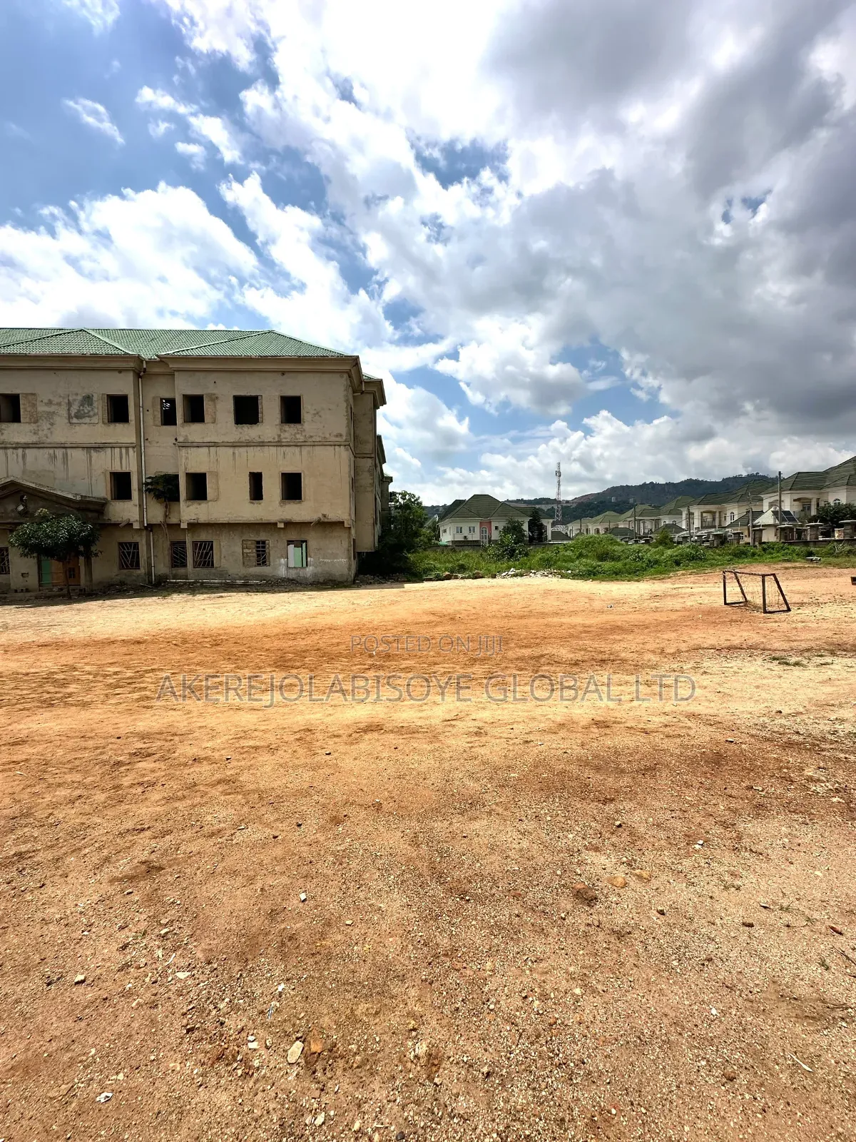 5600sqm of Land With 40 Rooms School Structure on It in Katampe (Main)