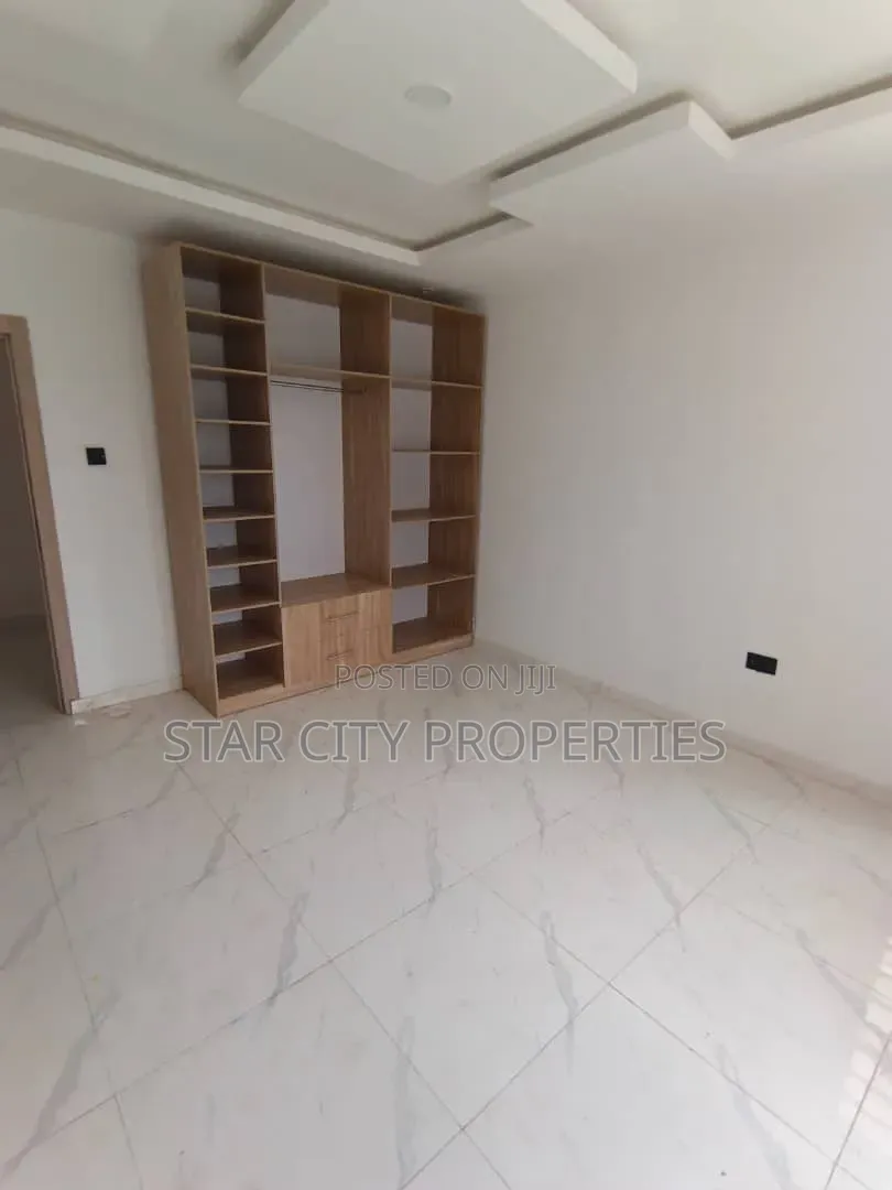 3bdrm Apartment in Opic, Isheri North for sale in Isheri North