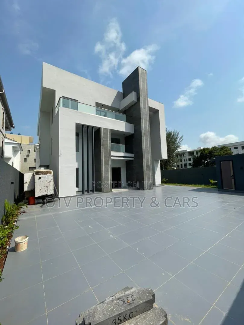 5bdrm Duplex in Banana Island for sale in Banana Island
