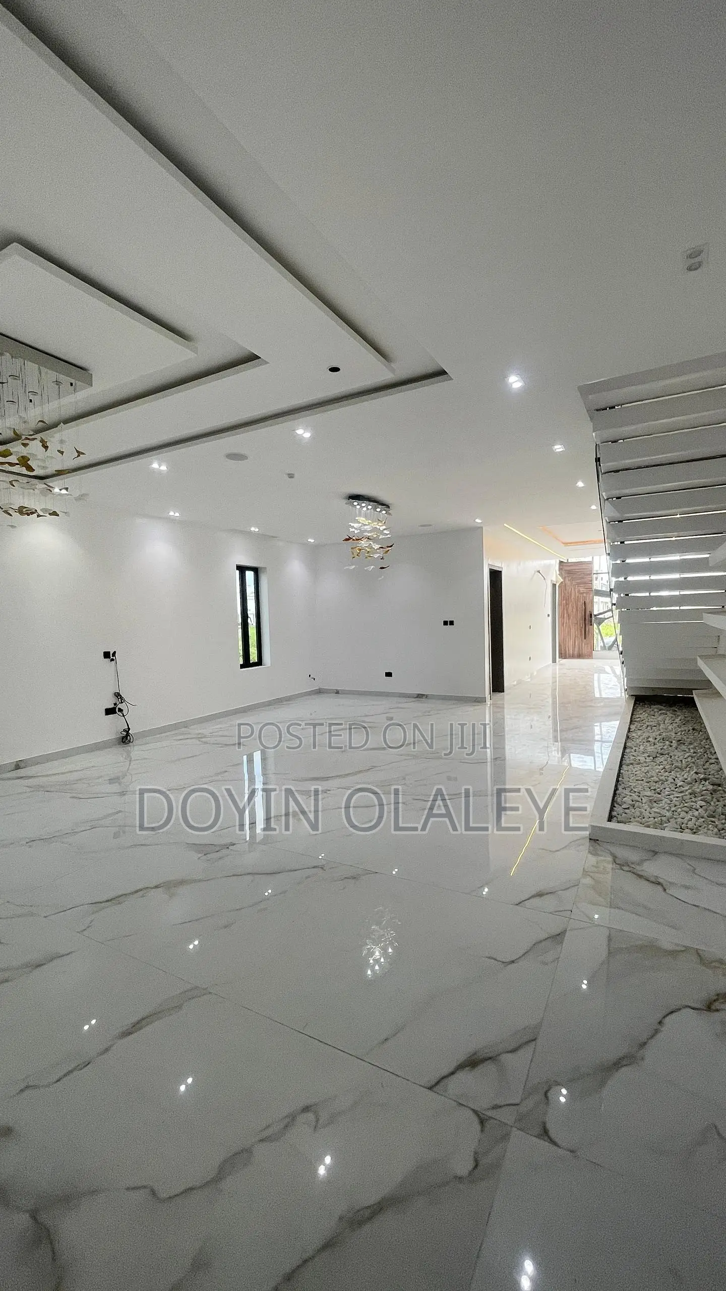 5bdrm Mansion in Ikate for sale in Ikate
