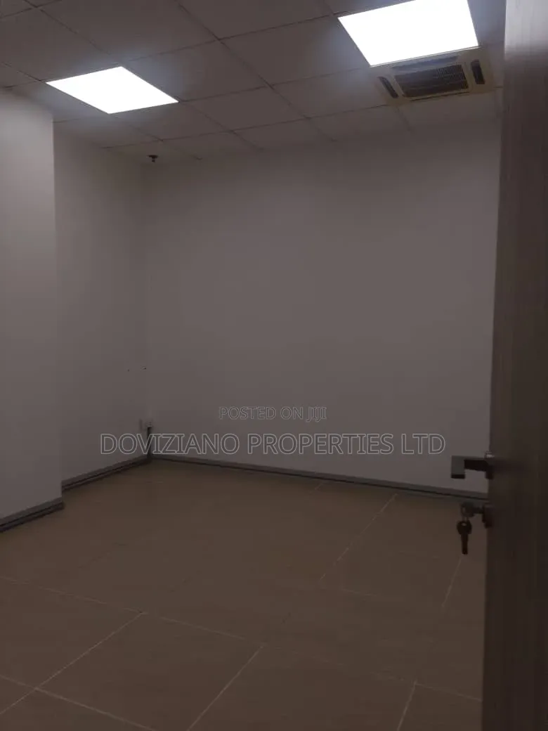 280sqm Office on the 6th Floor With Kitchenette and 3 Toilets. in Ligali Ayorinde