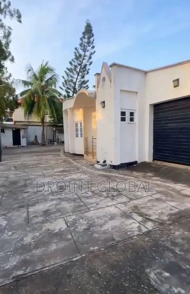 6bdrm Bungalow in Gowon Estate, Egbeda for sale in Egbeda