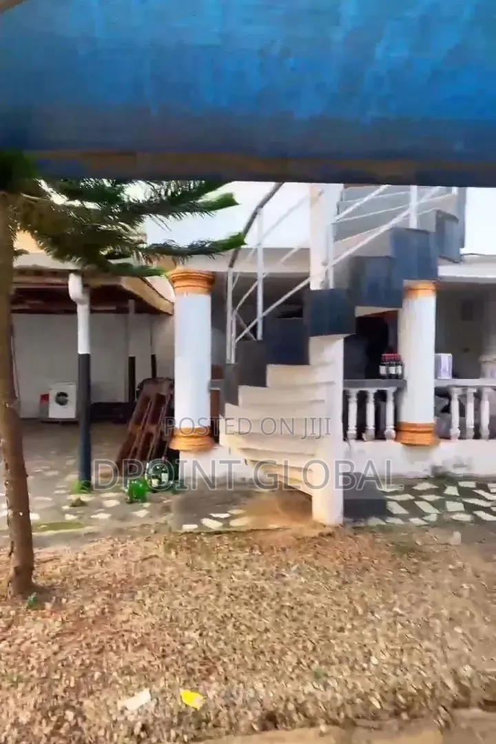 6bdrm Bungalow in Gowon Estate, Egbeda for sale in Egbeda