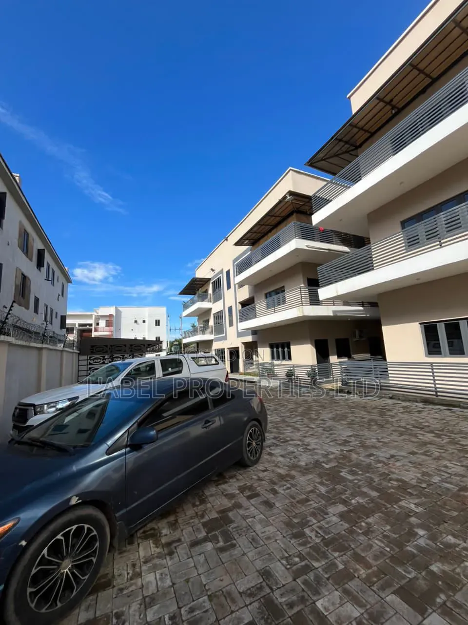 3bdrm Apartment in Kaura District By for sale in Kaura