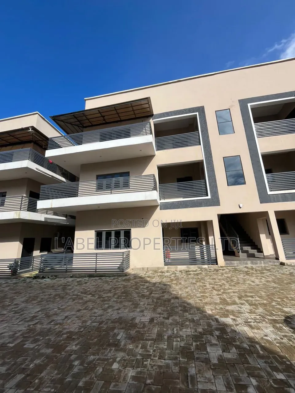 3bdrm Apartment in Kaura District By for sale in Kaura