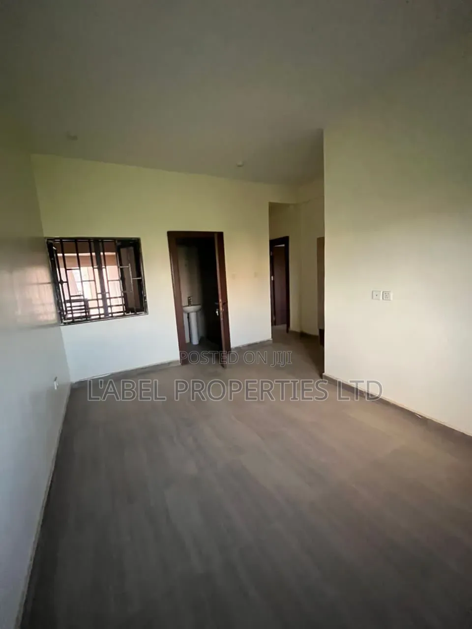 3bdrm Apartment in Kaura District By for sale in Kaura