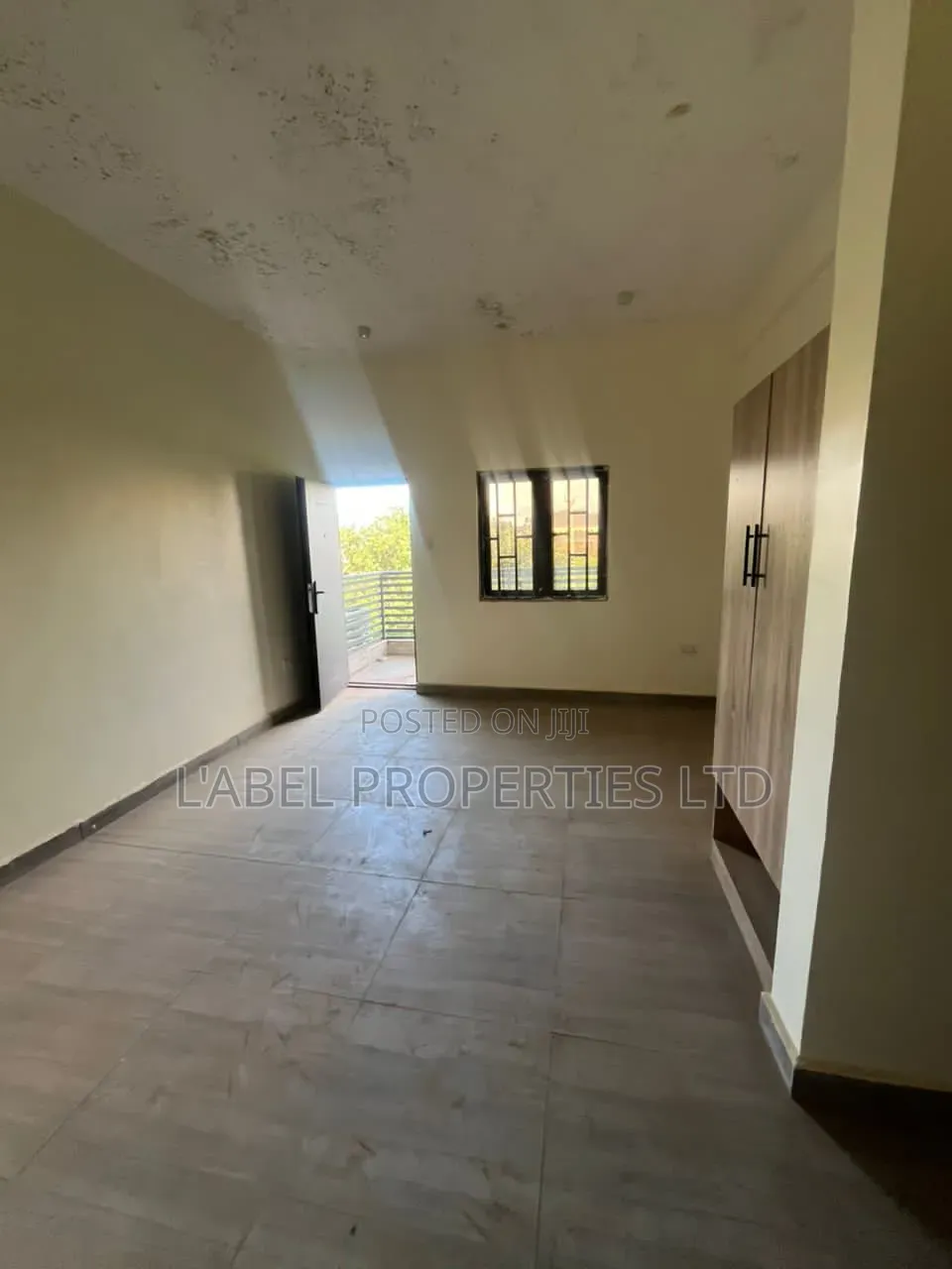 3bdrm Apartment in Kaura District By for sale in Kaura
