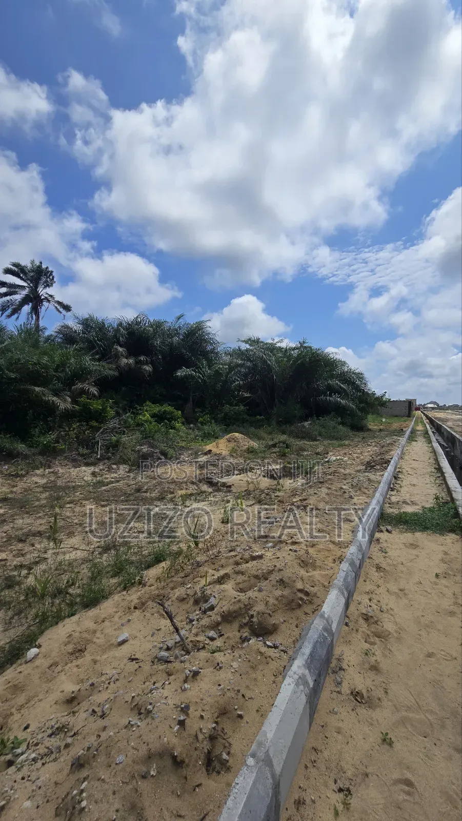 Mixed Development Dry Land in Eleko