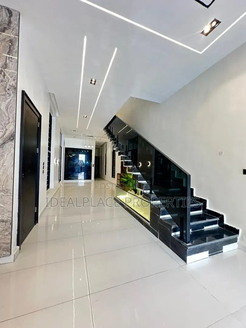 5bdrm Duplex in VGC / Ajah for sale in VGC / Ajah